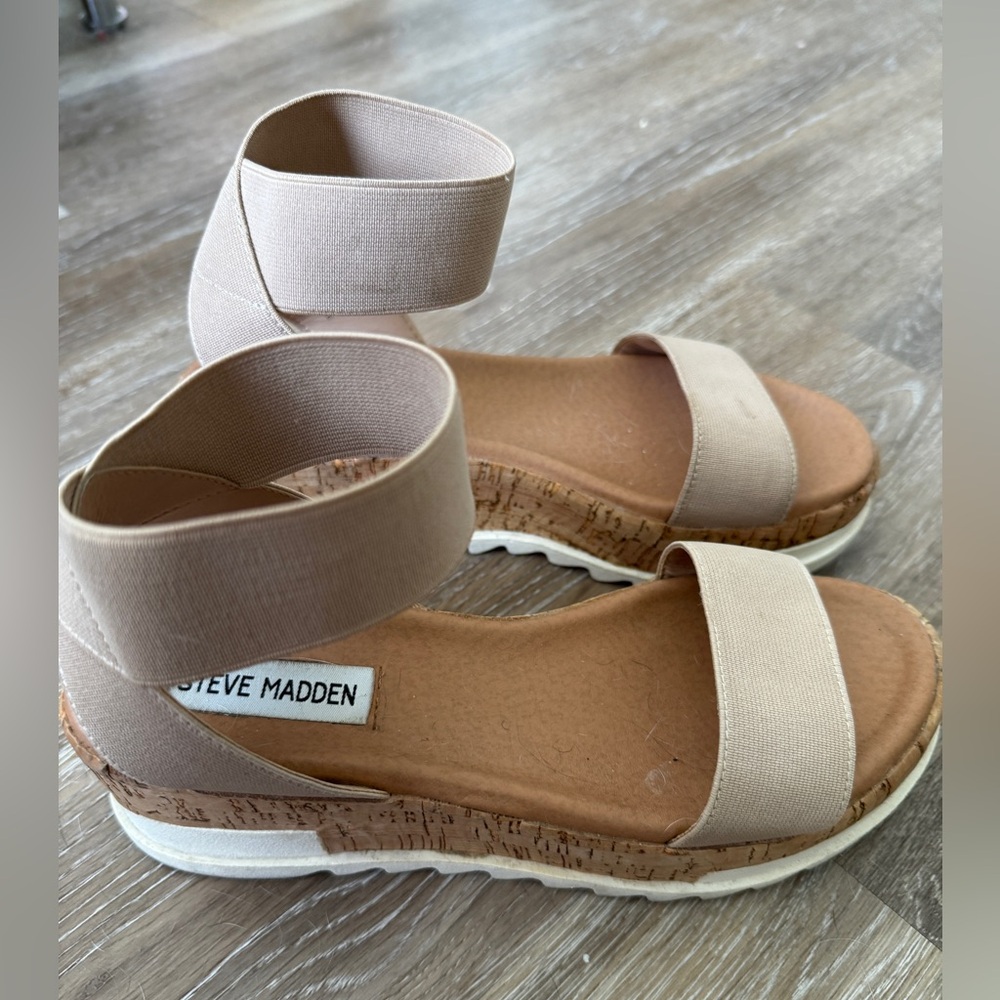 Women’s Steve Madden platform sandals